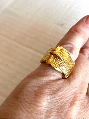 Ross-Simons gold plated sterling silver belt buckle ring. Unisex